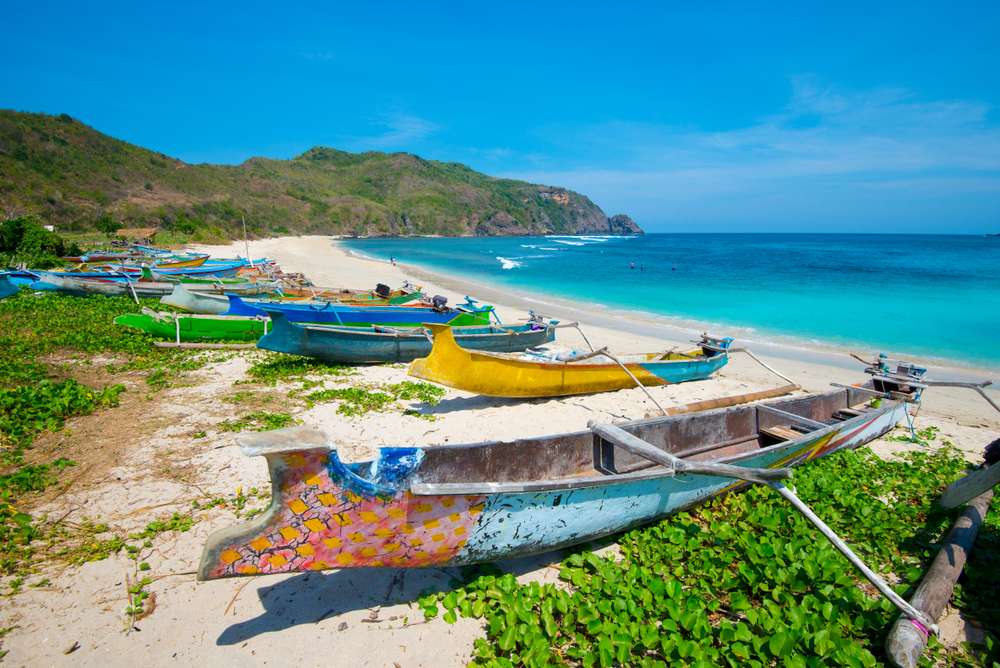 Indonesië Lombok Mawun Beach vissersboten