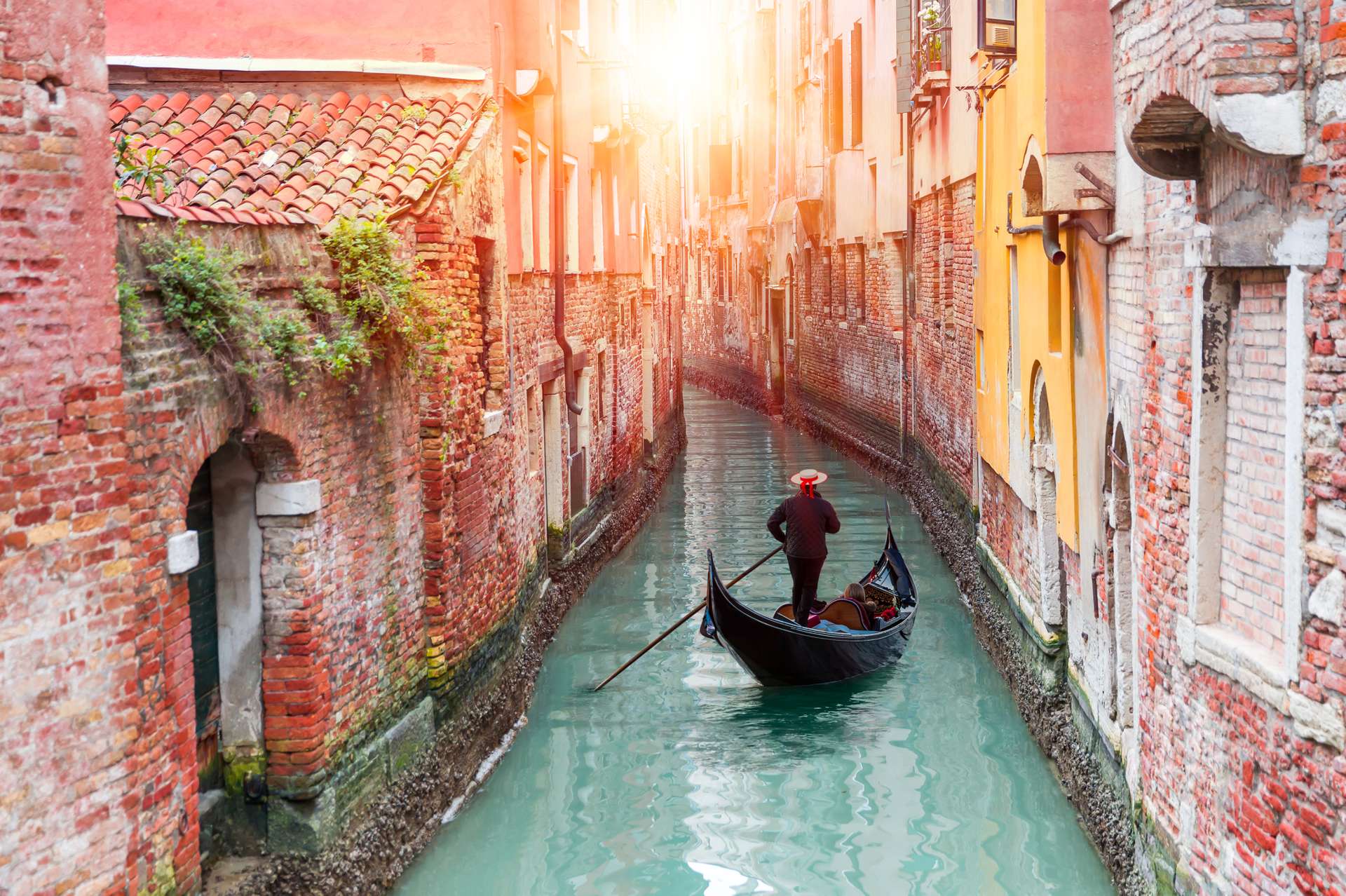Italië Venetië gondel in kanaal2