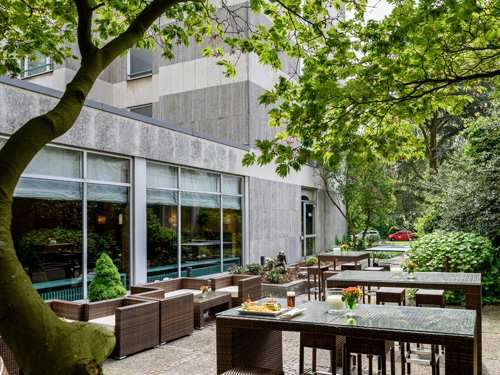 mercure parkhotel krefelder hof 528106 1r47800 383 barterrasse mit baum